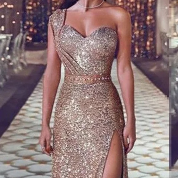 Gold glitter high slit gown - Picture 2 of 8